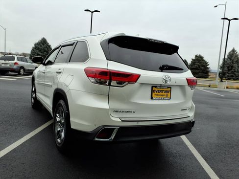 Used 2019 Toyota Highlander Limited Platinum image 2