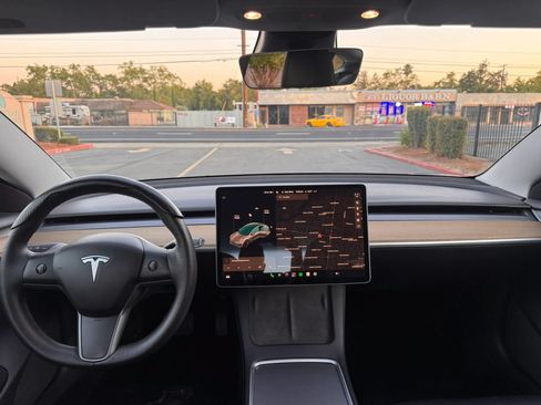 Used 2021 Tesla Model 3 Standard Range Plus RWD image 17