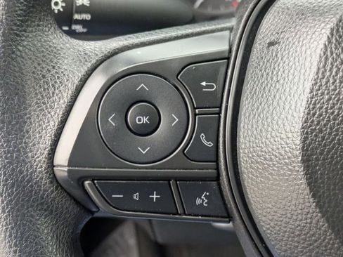 Used 2025 Toyota Corolla LE image 21