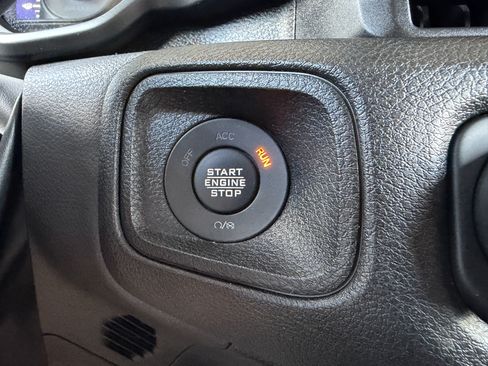 Used 2024 Jeep Wrangler Unlimited w/ Convenience Group AWD/4WD image 19