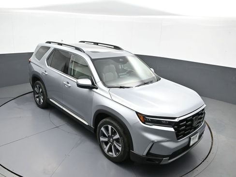 Used 2024 Honda Pilot Touring image 38