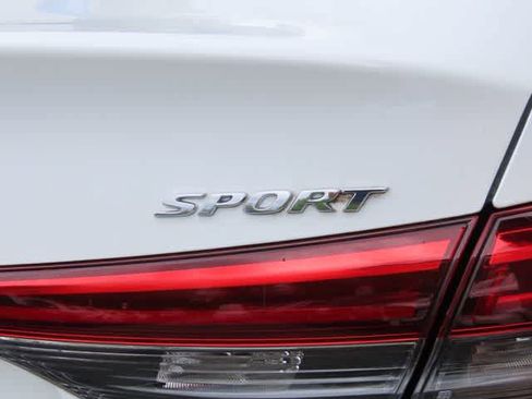 Used 2023 Honda Civic Sport image 9