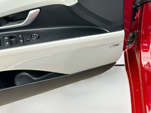 Used 2024 Hyundai Elantra Limited image 19