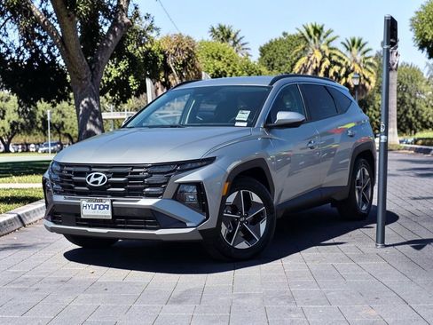 Used 2025 Hyundai Tucson SEL FWD image 2