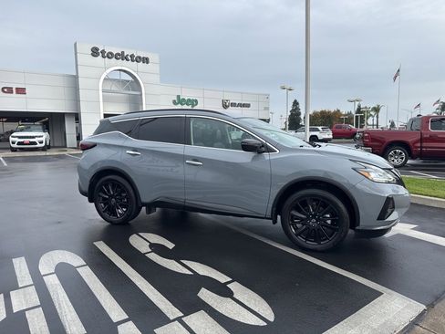 Used 2023 Nissan Murano SV w/ SV Midnight Edition Package image 3