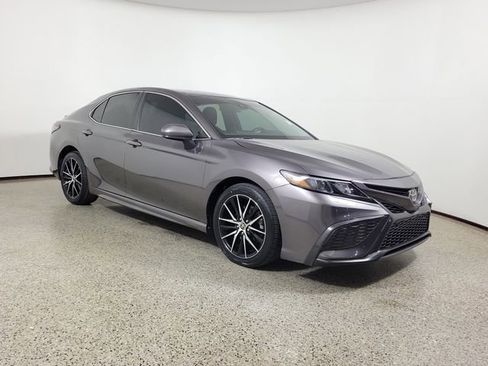 Used 2021 Toyota Camry SE FWD image 4