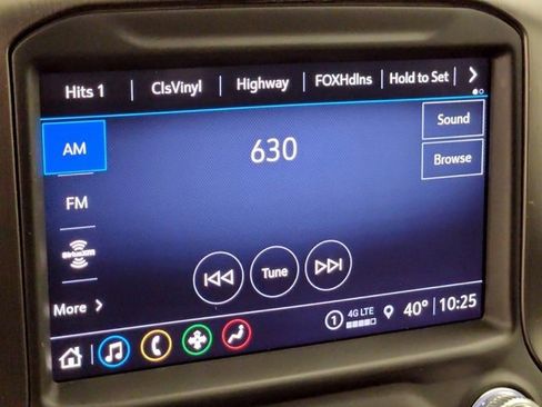 Used 2021 GMC Sierra 2500 AT4 w/ AT4 Premium Plus Package image 3