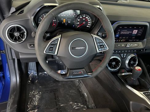 Used 2022 Chevrolet Camaro ZL1 RWD image 16
