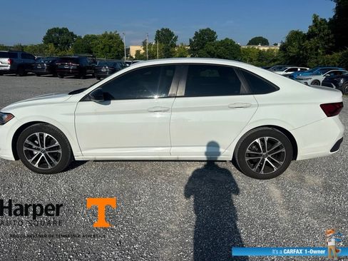 Used 2024 Volkswagen Jetta Sport FWD image 2