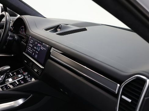 Used 2020 Porsche Cayenne Turbo image 81