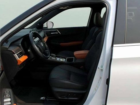 Used 2024 Mitsubishi Outlander SEL image 27