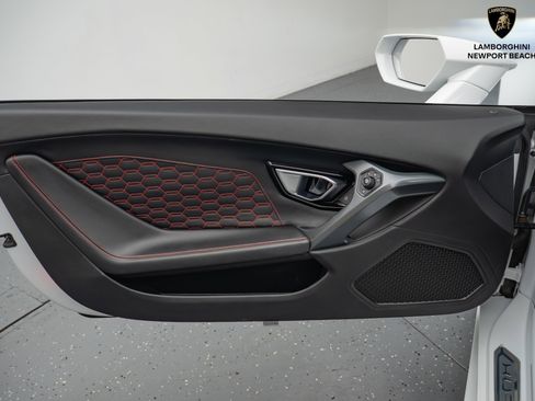 Used 2017 Lamborghini Huracan LP 580-2 image 37