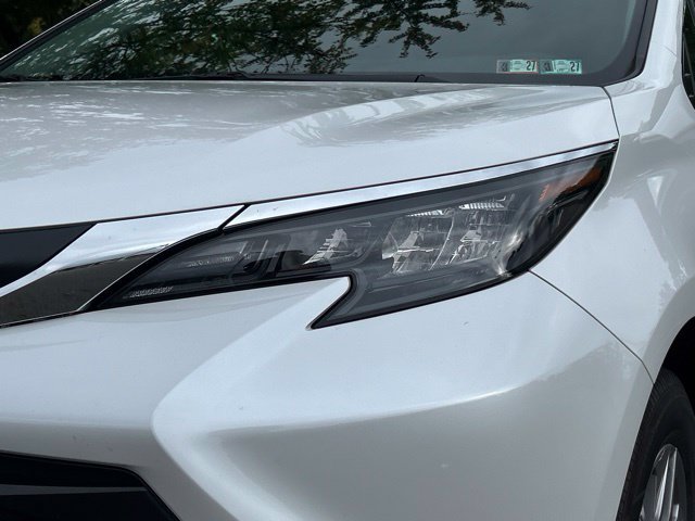 Used 2026 Toyota Sienna XLE AWD/4WD image 10