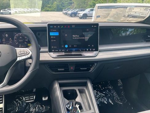New 2026 Volkswagen Tiguan SE R-Line AWD/4WD image 13