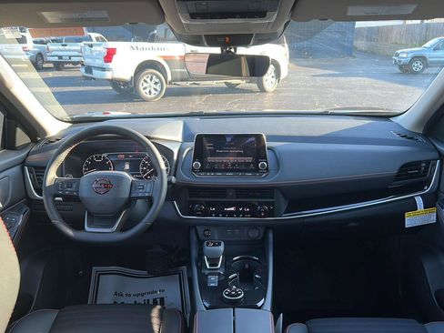 New 2026 Nissan Rogue SV AWD/4WD image 17