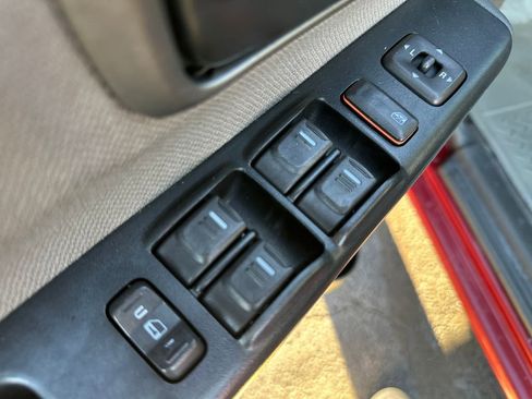 Used 2005 GMC Canyon SLE image 12