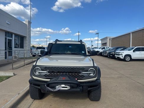 Used 2022 Ford Bronco Everglades AWD/4WD image 2