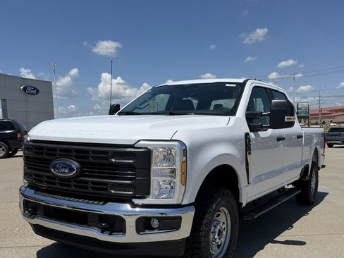 New 2026 Ford F250 XL w/ XL Off-Road Package AWD/4WD image 2
