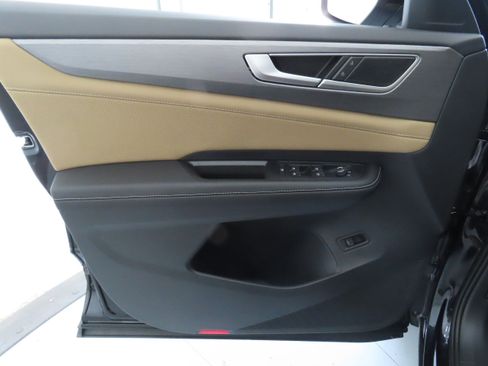 New 2025 Volkswagen Atlas Cross Sport SE image 11