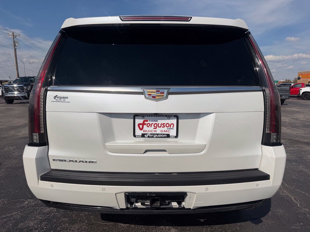 Used 2016 Cadillac Escalade Luxury RWD image 16