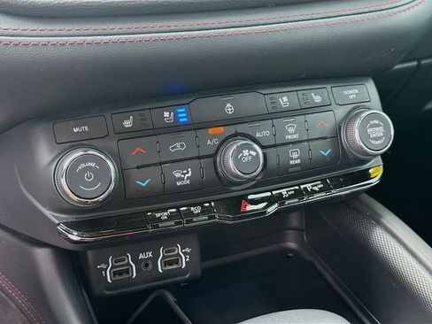 Used 2021 Dodge Durango R/T w/ Blacktop Package AWD/4WD image 25
