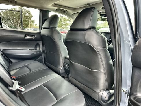 Used 2022 Toyota Corolla Cross XLE image 18