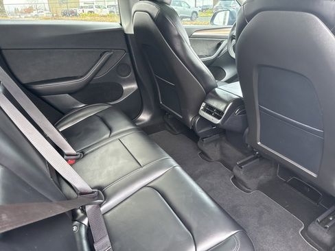 Used 2024 Tesla Model Y Long Range image 23