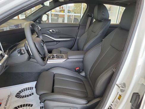 New 2026 BMW 330i xDrive Sedan w/ Convenience Package image 4