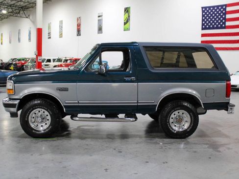 Used 1994 Ford Bronco XLT image 3