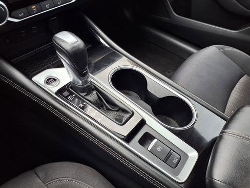 Used 2024 Nissan Altima 2.5 SV w/ SV Premium Package image 21