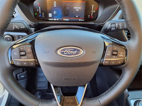 Used 2024 Ford Escape SE image 9