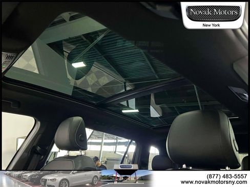 Used 2023 Volkswagen Tiguan SE R-Line image 22