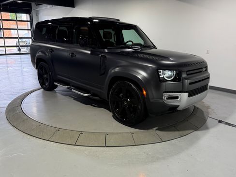 Used 2023 Land Rover Defender 130 SE AWD/4WD image 5