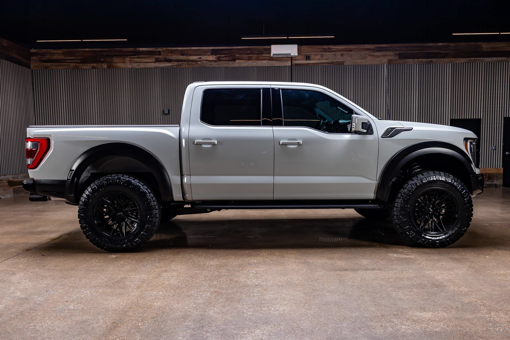 Used 2023 Ford F150 Raptor w/ Equipment Group 802A Raptor R AWD/4WD image 11