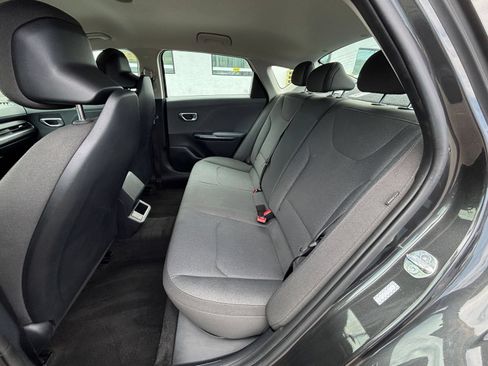 Used 2025 Kia K4 FWD image 36