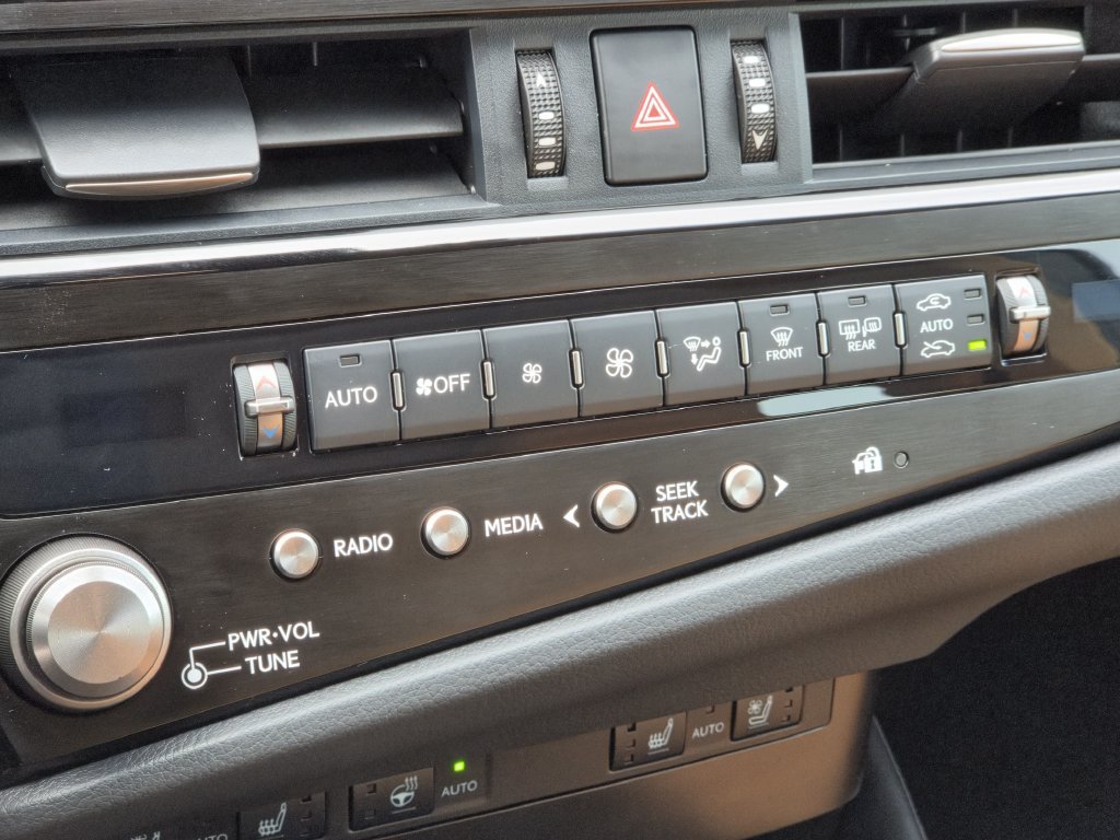 Used 2025 Lexus ES 350 w/ Premium Package FWD image 19