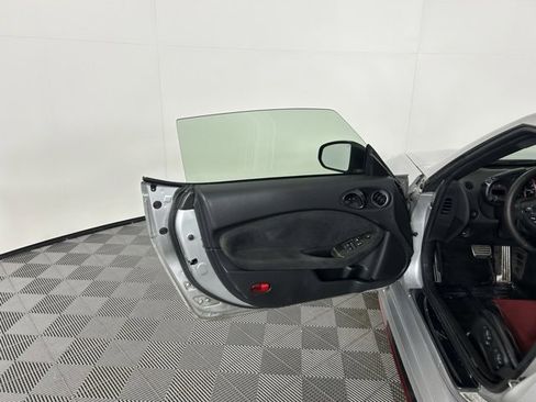 Used 2017 Nissan 370Z NISMO image 12