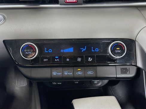 Used 2022 Hyundai Elantra SEL image 23