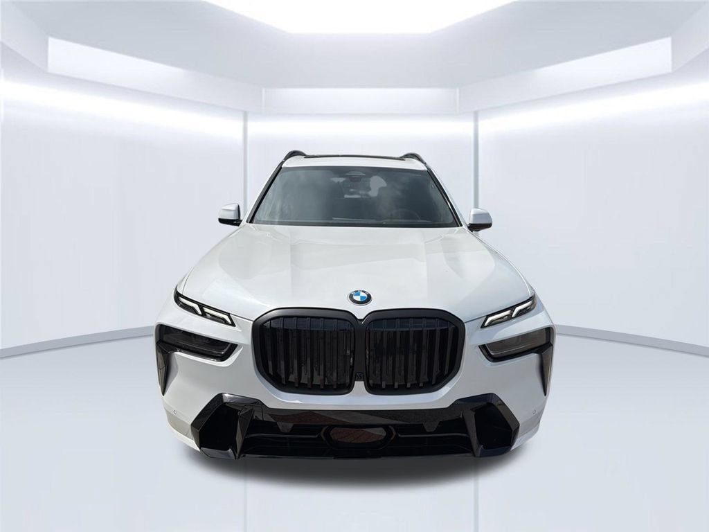 New 2026 BMW X7 xDrive40i w/ M Sport Package AWD/4WD image 2