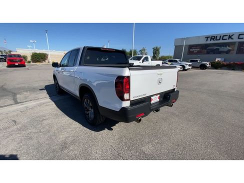 Used 2023 Honda Ridgeline Sport image 6