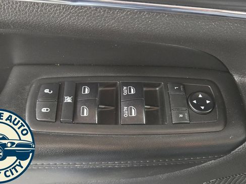Used 2019 Jeep Grand Cherokee Limited AWD/4WD image 23
