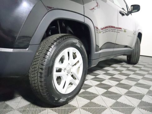 Used 2017 Jeep Compass Sport AWD/4WD image 8