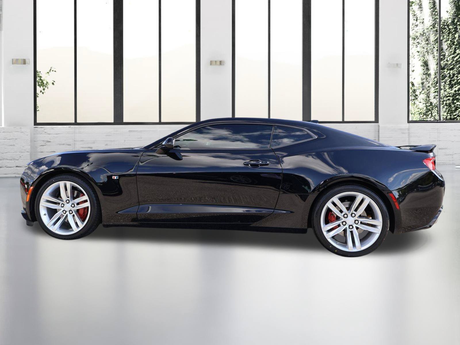 Used 2016 Chevrolet Camaro SS RWD image 2