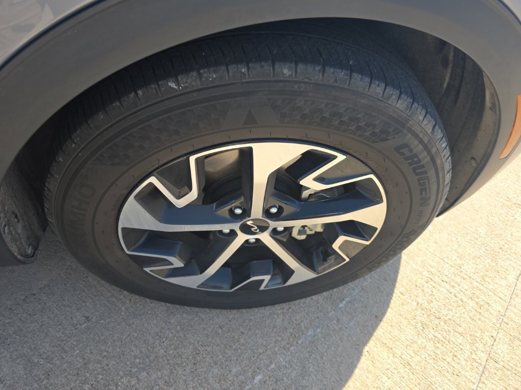 Used 2025 Kia Sportage EX w/ Premium Package FWD image 15