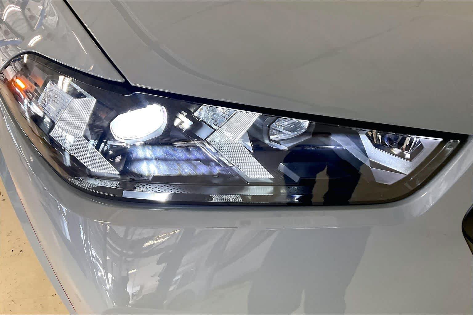 New 2026 BMW X5 M Competition w/ Executive Package AWD/4WD image 13