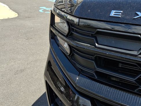 Certified 2025 Ford Expedition Active AWD/4WD image 10