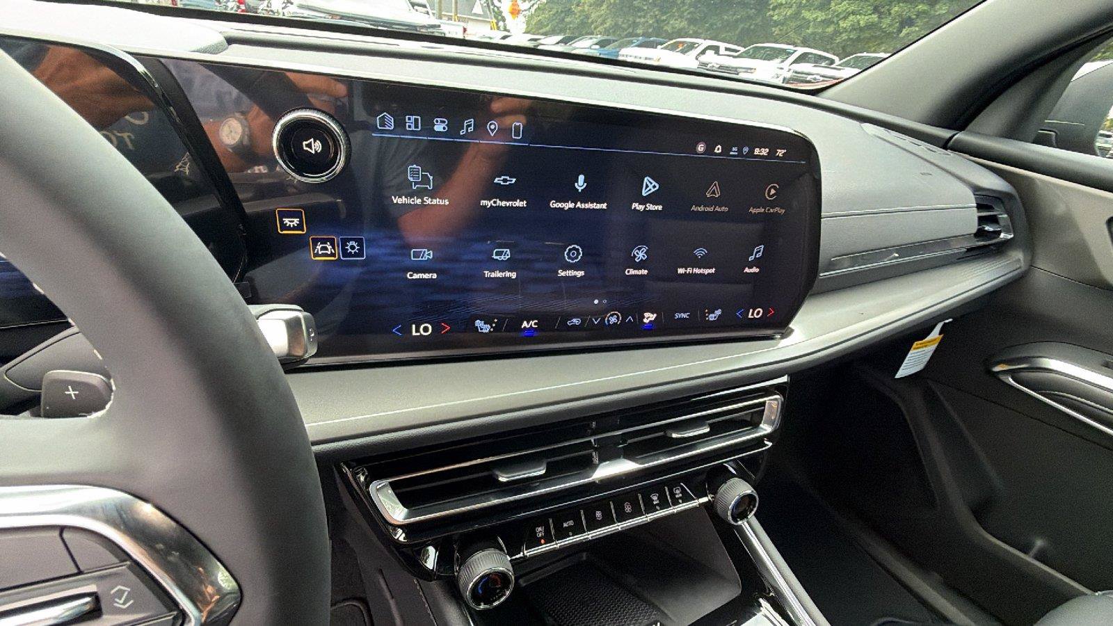 New 2027 Chevrolet Traverse LT FWD image 26