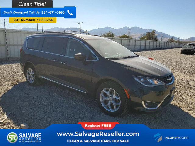 Used 2017 Chrysler Pacifica Touring-L FWD image 5