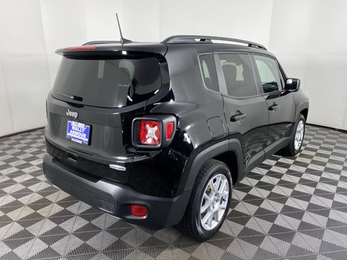 Used 2021 Jeep Renegade Latitude FWD image 6