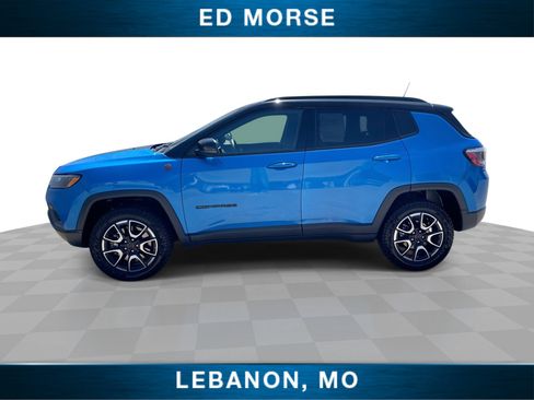 Used 2025 Jeep Compass Trailhawk AWD/4WD image 5